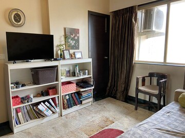 Bedroom in 3 BHK Apartment at Hiranandani Sovereign, Powai – for Rent