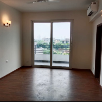 Room in 5 BHK Apartment at DLF Alameda Independent Floors, Sector 73 – for Rent