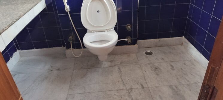 Bathroom, rwa-apartments-sector-41 3 Bedroom 180 Sq.Mt. Independent House In Sector 41 Noida 8591924