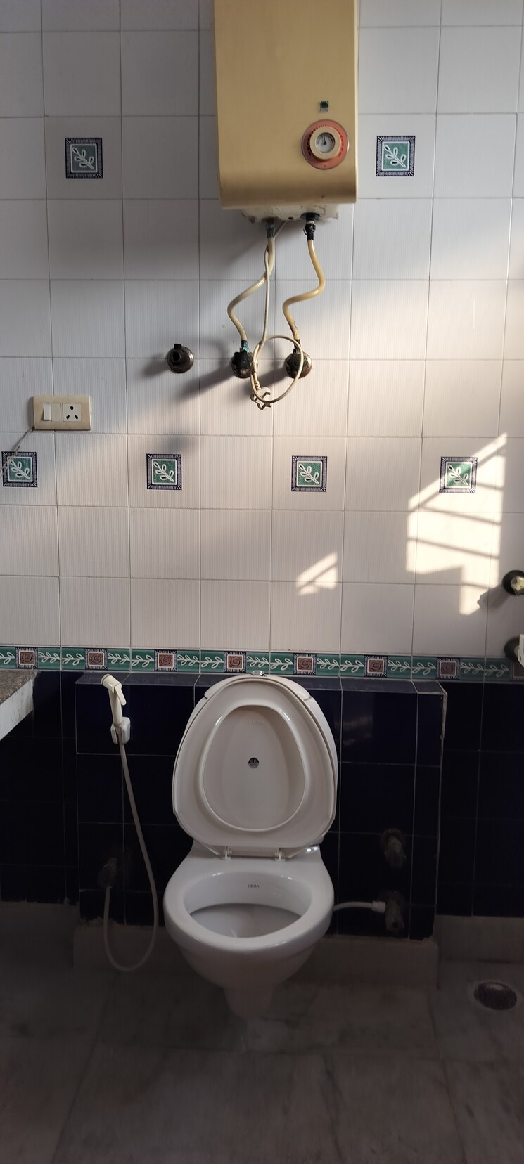 Bathroom, rwa-apartments-sector-41 3 Bedroom 180 Sq.Mt. Independent House In Sector 41 Noida 8591924