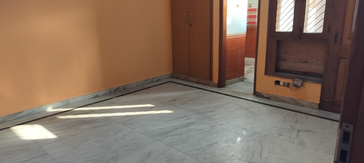 Room, rwa-apartments-sector-41 3 Bedroom 180 Sq.Mt. Independent House In Sector 41 Noida 8591924