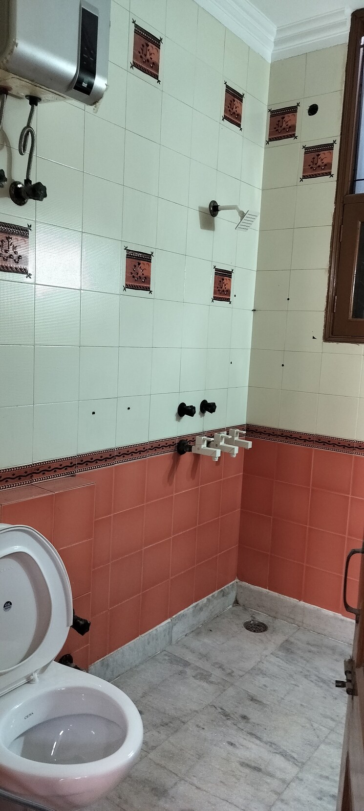 Bathroom, rwa-apartments-sector-41 3 Bedroom 180 Sq.Mt. Independent House In Sector 41 Noida 8591924