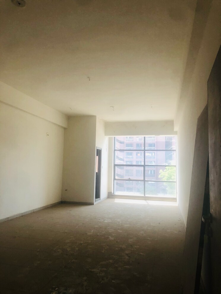 Room, science city Commercial Office Space 891 Sq.Ft. In Science City Ahmedabad 8591975