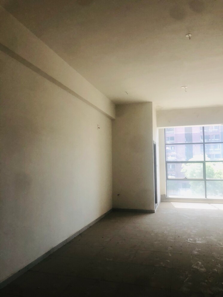 Room, science city Commercial Office Space 891 Sq.Ft. In Science City Ahmedabad 8591975