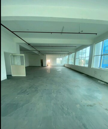 Parking in  Showroom at Bariatu – for Rent