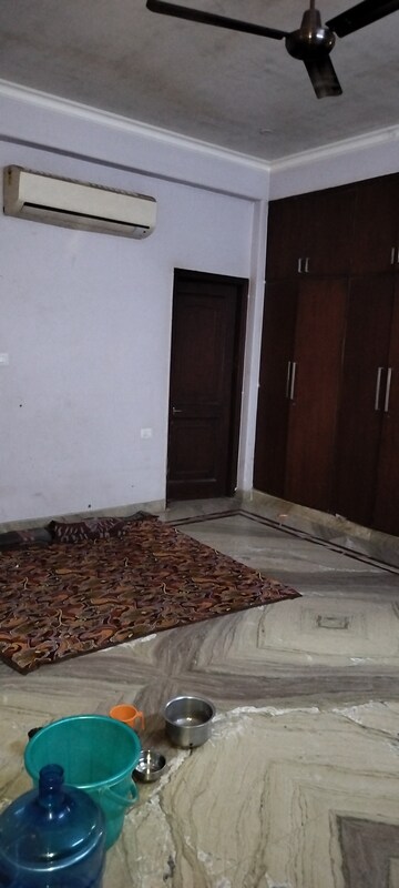 Room in 6+ BHK Independent House at RWA Apartments Sector 108, Sector 108 – for Rent