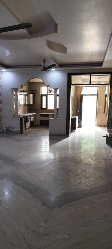 Room in 6+ BHK Independent House at RWA Apartments Sector 108, Sector 108 – for Rent