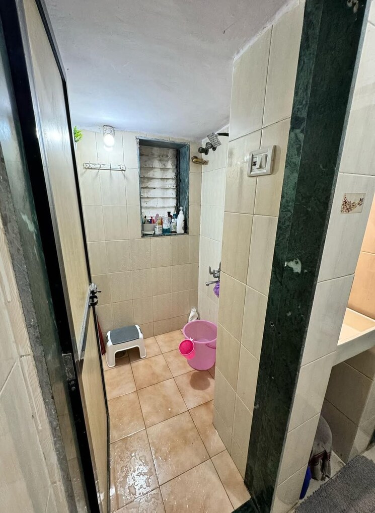Bathroom, andheri west 1 Bedroom 380 Sq.Ft. Apartment In Andheri West Mumbai 8592011