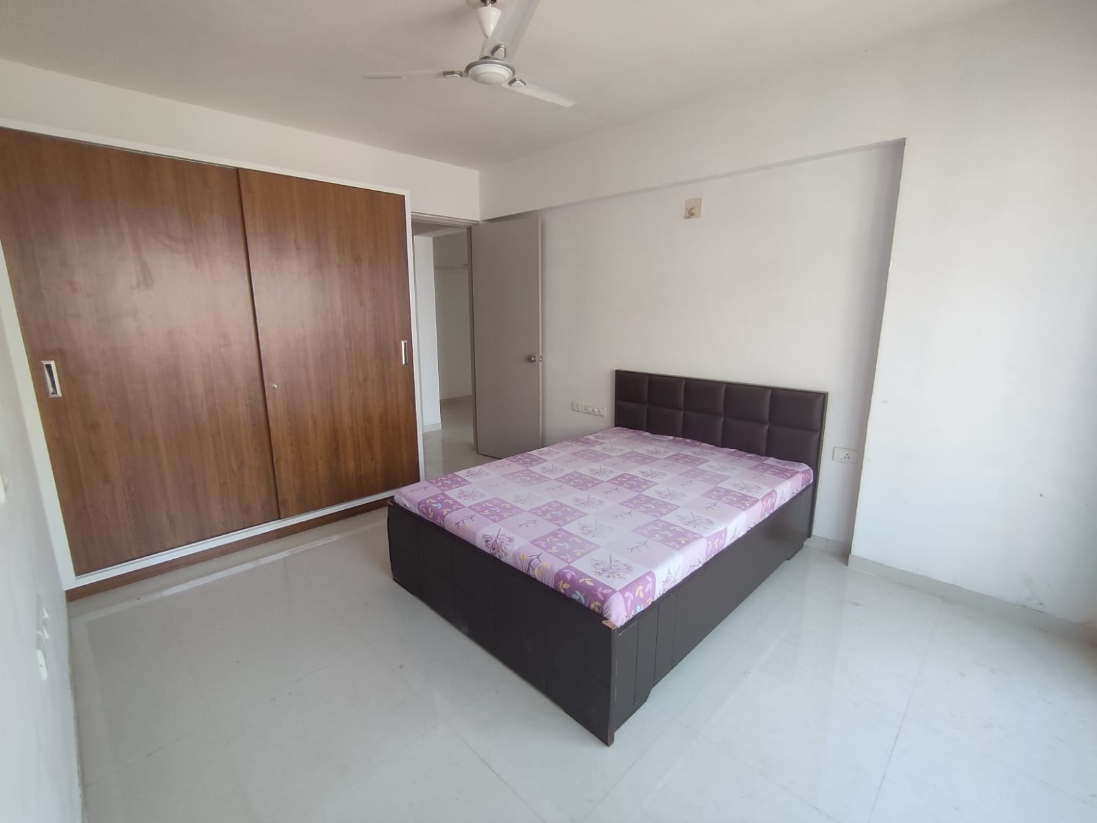 3 BHK Apartment For Rent in Thaltej