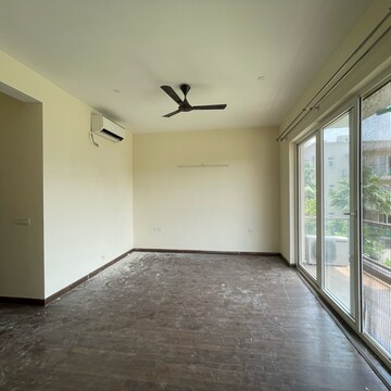 Building Lobby in 4 BHK Builder Floor at BPTP Amstoria, Sector 102 – for Rent