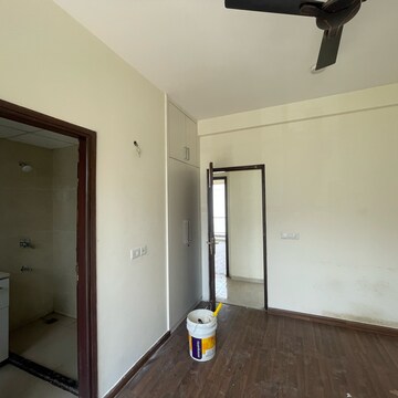  4 BHK Builder Floor at BPTP Amstoria, Sector 102 – for Rent