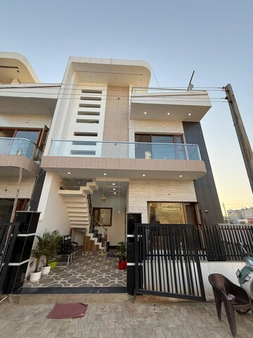 4 BHK Villa For Sale in Sector 123