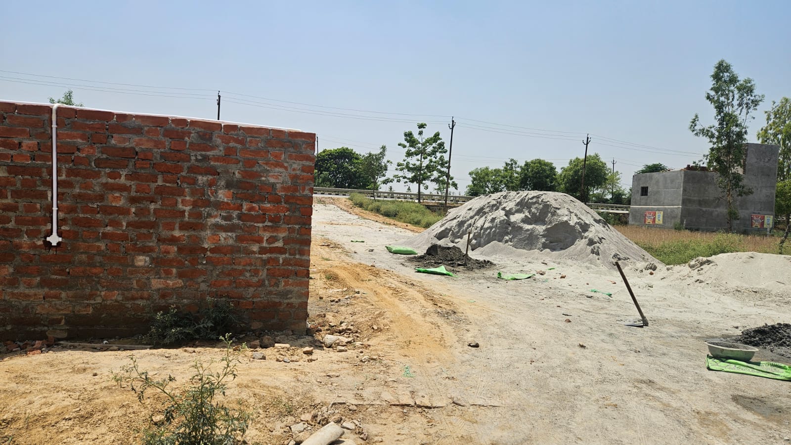Plot For Sale in Gosainganj