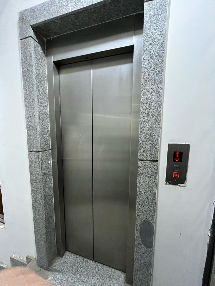 Other, ashok nagar 3 Bedroom 1000 Sq.Ft. Builder Floor In Ashok Nagar Delhi 8592150