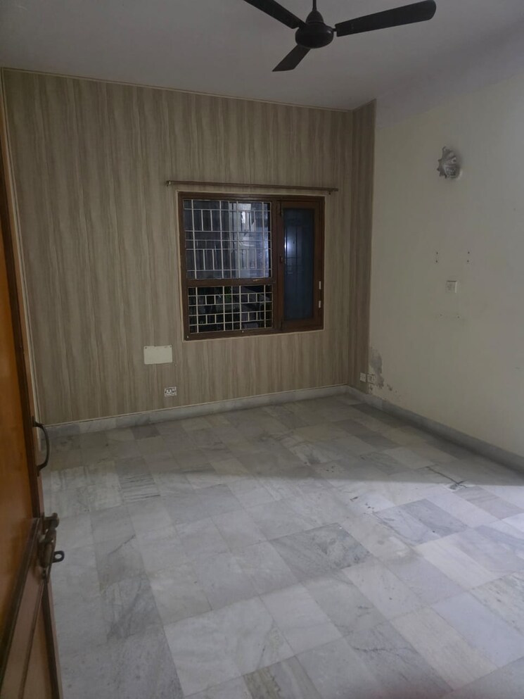 Room, dps-housing-society 2 Bedroom 1000 Sq.Ft. Apartment In Sector 51 Noida 8592121