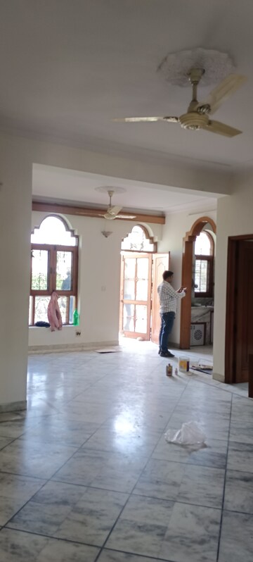 3 BHK Builder Floor For Rent in Sector 16