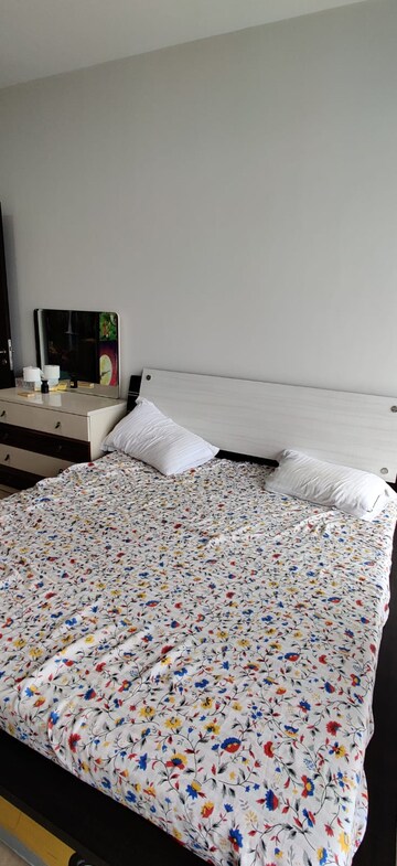 Bedroom in 3 BHK Apartment at Oberoi Realty Exquisite, Goregaon East – for Rent
