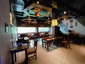  Shop For Sale in Safdarjung Development Area