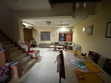 Master Bedroom in 4 BHK Villa at Vastrapur – for Sale