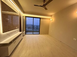4 BHK Apartment For Sale in DLF The Aralias, Sector 42