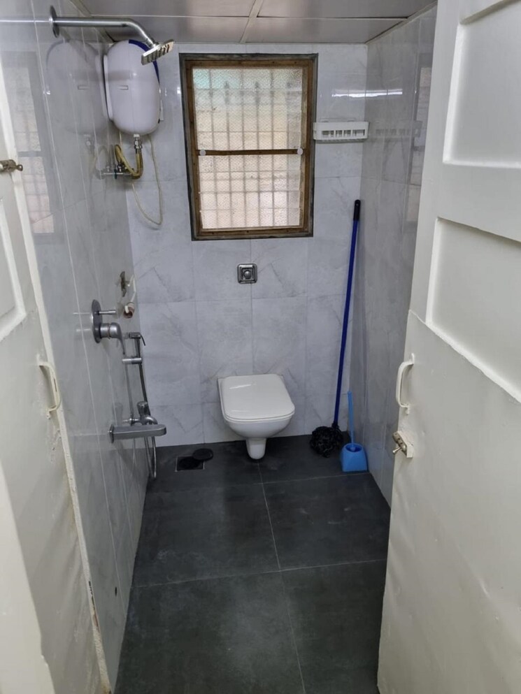 Bathroom, bandra west 1 Bedroom 550 Sq.Ft. Apartment In Bandra West Mumbai 8592220
