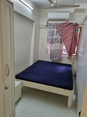 1 BHK Apartment For Rent in Bandra West