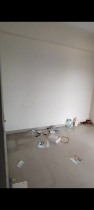 Room in 3 BHK Apartment at Windsor Paradise 2, Raj Nagar Extension – for Sale