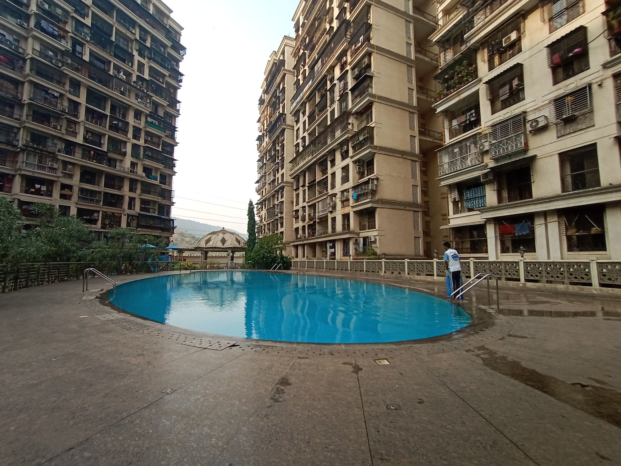 2 BHK + Pooja Room Apartment For Sale in Hyde Park CHS