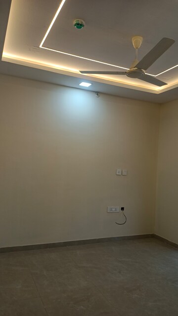 Room in 2 BHK Apartment at Mittal Sun City Ambegaon, Ambegaon Budruk – for Rent