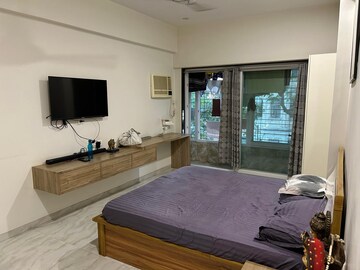 Bedroom in 4 BHK Apartment at Pranay Apartments, Dadar West – for Rent