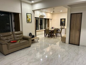 Living Room in 4 BHK Apartment at Pranay Apartments, Dadar West – for Rent