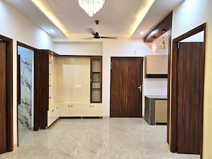 Room in 3 BHK Apartment at Sector 20 – for Sale