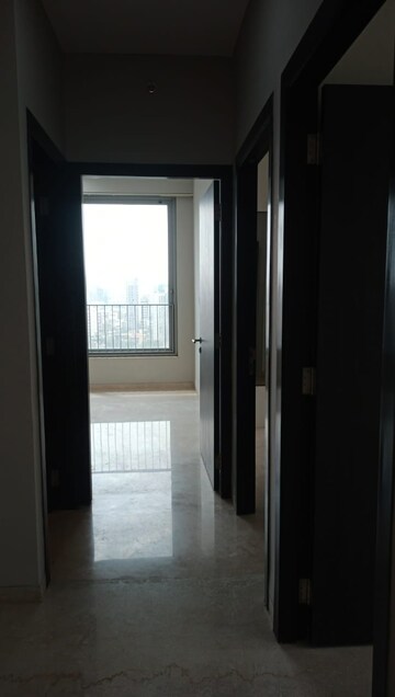 Room in 4 BHK Apartment at Oberoi Sky City, Borivali East – for Rent