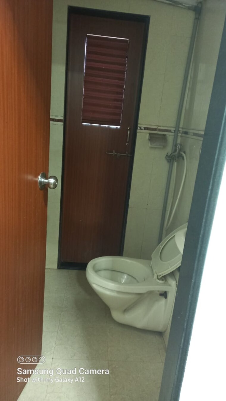 Washroom, shivai-plaza Commercial Office Space 500 Sq.Ft. In Andheri East Mumbai 8592458