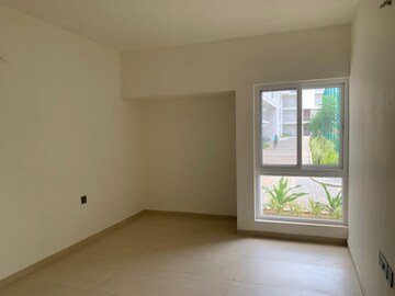 Room in 4 BHK Apartment at Casagrand Boulevard, Hennur Road – for Sale