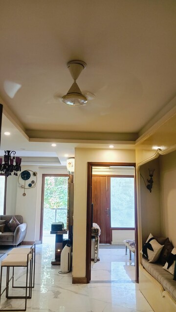 Furnished Amenities in 3 BHK Builder Floor at Sector 55 – for Rent