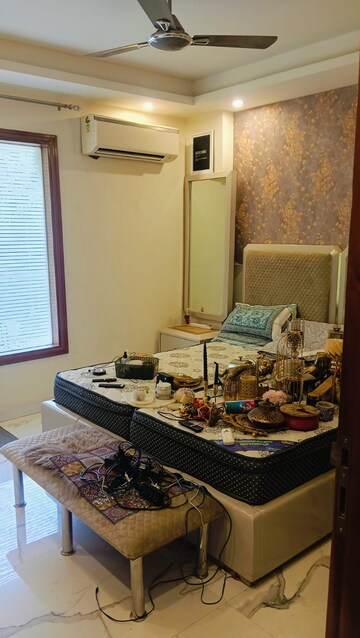 Living Room in 3 BHK Builder Floor at Sector 55 – for Rent