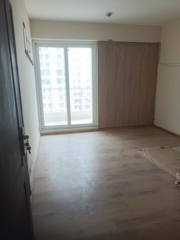 Room in 4 BHK Apartment at The 3C Lotus Panache, Sector 110 – for Rent