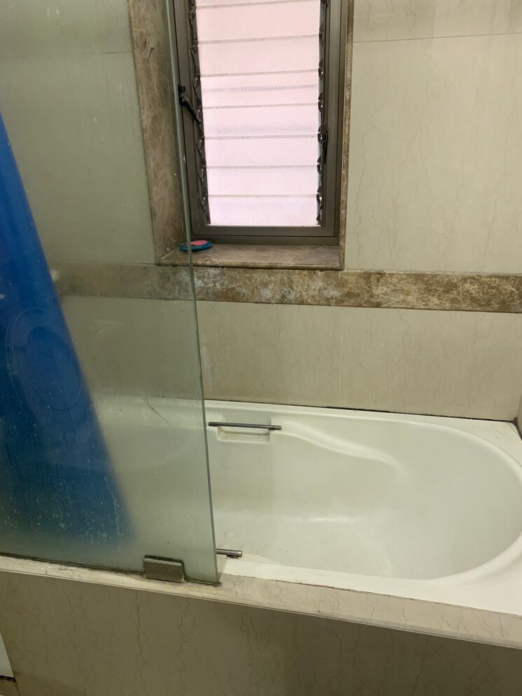 Bathroom, raheja-sherwood 3 Bedroom 1400 Sq.Ft. Apartment In Goregaon East Mumbai 8592537