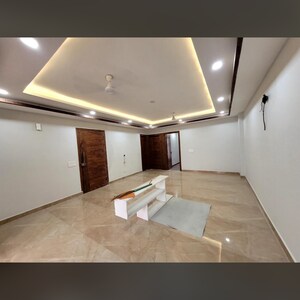 Furnished Amenities in 3.5 BHK Builder Floor at Green Fields Colony – for Sale