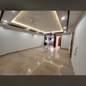 Room in 3.5 BHK Builder Floor at Green Fields Colony – for Sale