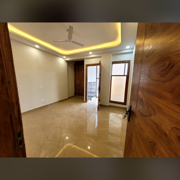 Room, green fields colony 3.5 Bedroom 205 Sq.Yd. Builder Floor In Green Fields Colony Faridabad 8592624