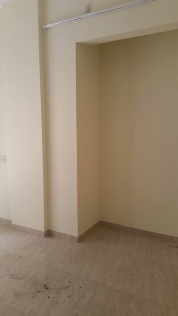 Room in 2 BHK Apartment at Man Opus, Mira Road – for Rent