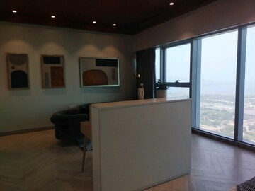 Room in 3 BHK Apartment at Peninsula Salsette 27, Byculla – for Sale