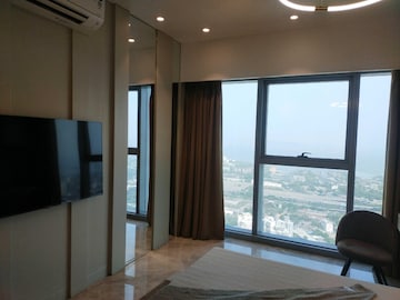 Room in 3 BHK Apartment at Peninsula Salsette 27, Byculla – for Sale