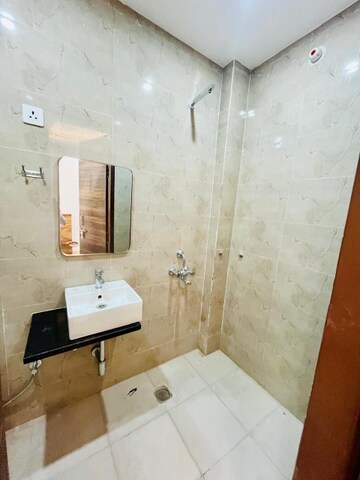 Bathroom in 1 RK Builder Floor at Sector 47 – for Rent