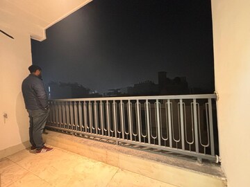 1 BHK Builder Floor For Rent in Saket