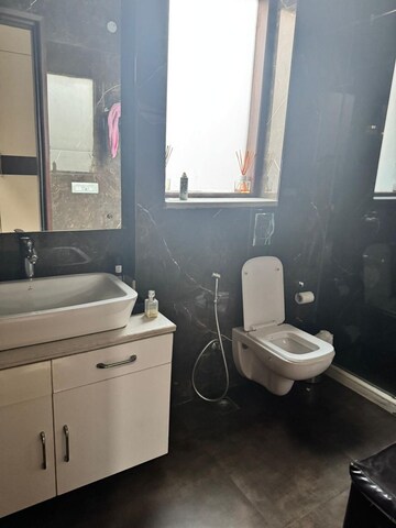 Master Bedroom in 4 BHK Builder Floor at Unitech South City 1, South City 1 – for Rent