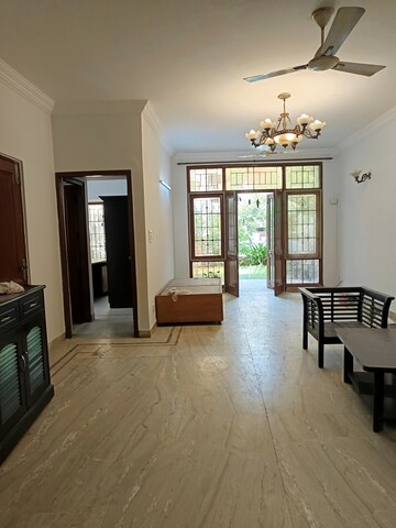 Living Room in 3 BHK Builder Floor at Uppal Southend, Sector 49 – for Rent