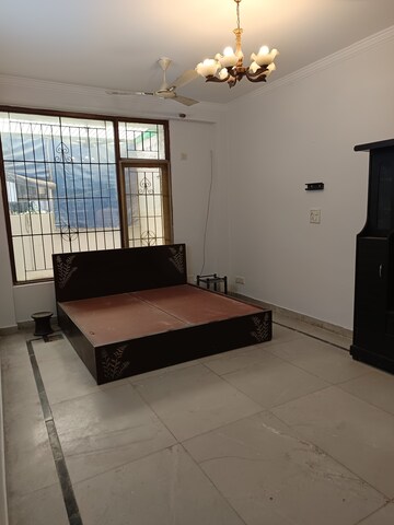 Living Room in 3 BHK Builder Floor at Uppal Southend, Sector 49 – for Rent